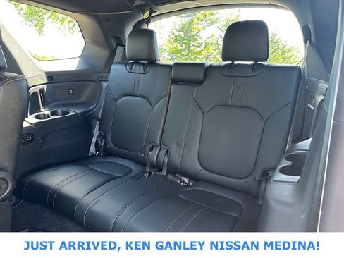 Used 2023 Honda Pilot TrailSport image 18