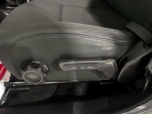 Used 2021 Jeep Gladiator Willys image 19