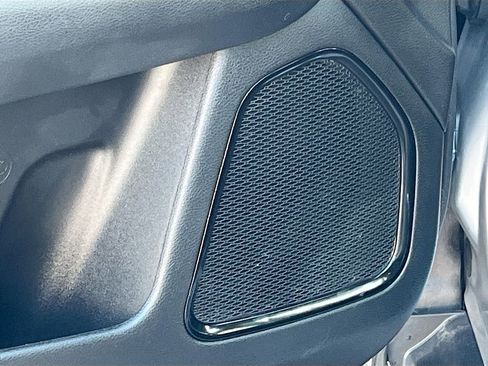 Used 2023 Jeep Compass Limited image 18