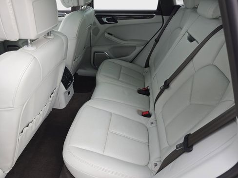 Used 2021 Porsche Macan GTS image 14