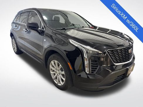 Used 2023 Cadillac XT4 Luxury image 3