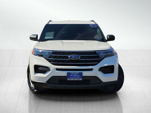 Certified 2022 Ford Explorer XLT image 2