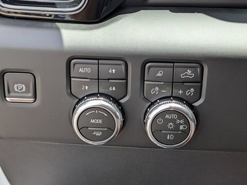 New 2026 GMC Sierra 1500 AT4 w/ AT4 Premium Package AWD/4WD image 22