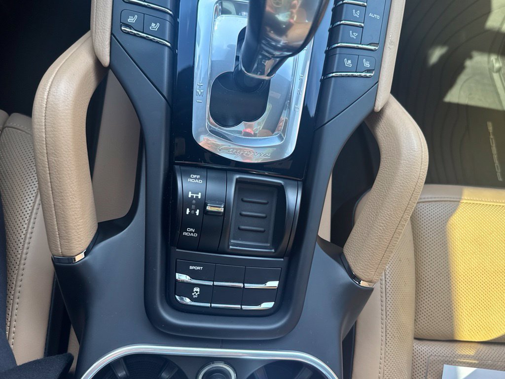 Used 2016 Porsche Cayenne Diesel AWD/4WD image 20