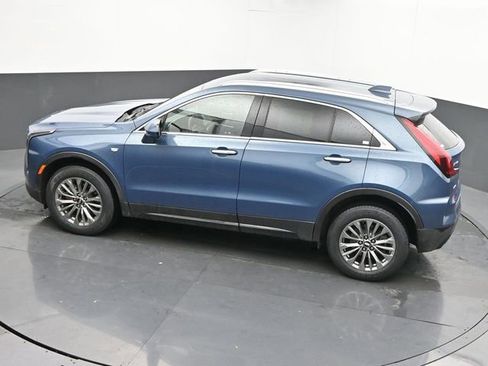 Used 2025 Cadillac XT4 Premium Luxury image 38