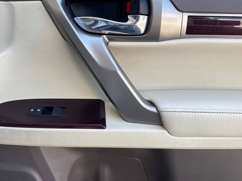 Used 2019 Lexus GX 460 Premium w/ Premium Package AWD/4WD image 22