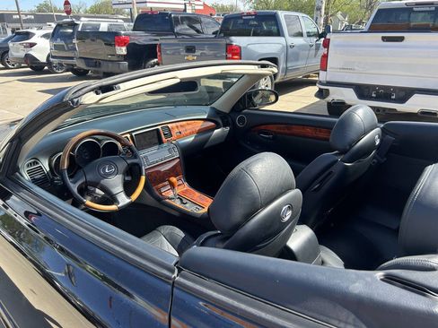 Used 2002 Lexus SC 430 Convertible image 38