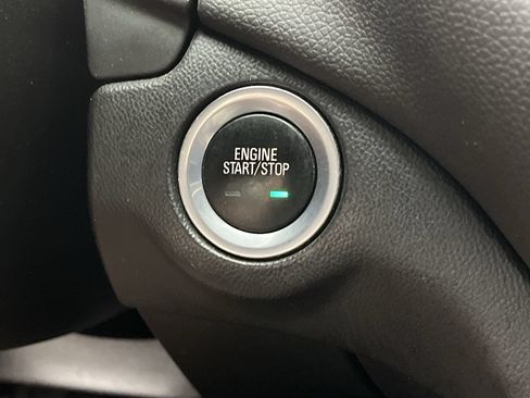 Used 2018 Chevrolet Equinox LT AWD/4WD image 19