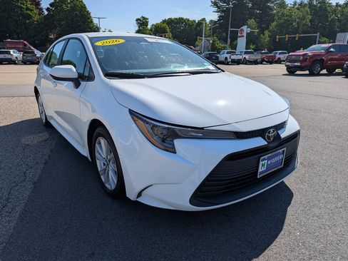 Used 2026 Toyota Corolla LE w/ LE Premium Package FWD image 8