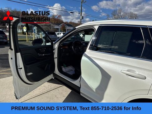 Used 2021 Lincoln Corsair Reserve image 11