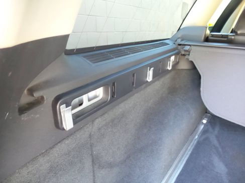 Used 2008 Volvo XC70 3.2 image 39