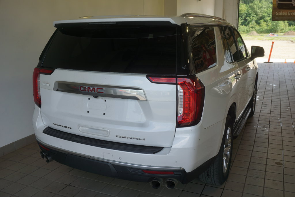 Used 2024 GMC Yukon Denali AWD/4WD image 17