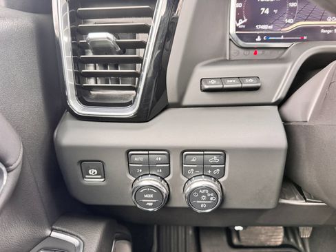 Used 2024 GMC Sierra 1500 Denali w/ Denali Reserve Package AWD/4WD image 15