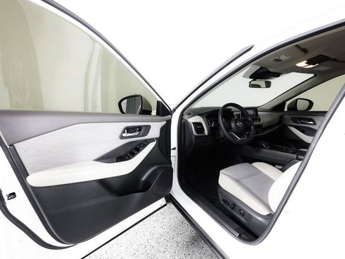 Used 2023 Nissan Rogue SV AWD/4WD image 21