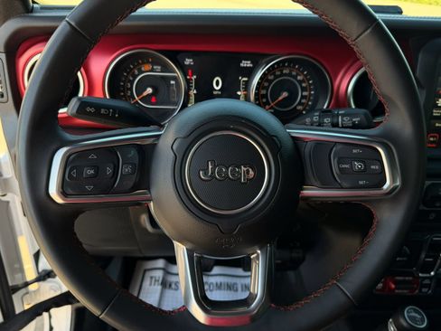 Used 2023 Jeep Wrangler Unlimited Rubicon AWD/4WD image 22