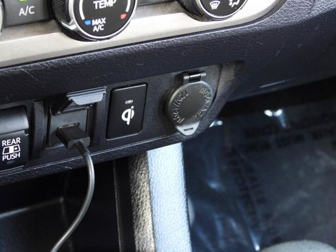 Used 2020 Toyota Tacoma SR5 w/ Technology Package AWD/4WD image 67