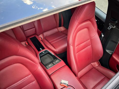 Used 2018 Porsche Panamera 4S image 12