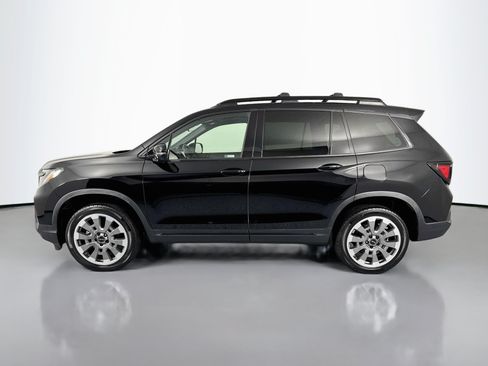 Certified 2024 Honda Passport Black Edition image 8
