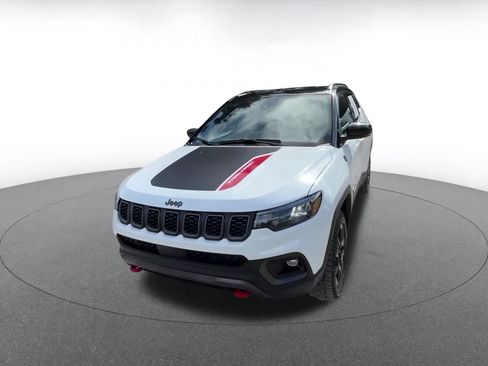 Used 2025 Jeep Compass Trailhawk w/ Trailer Tow Group image 7