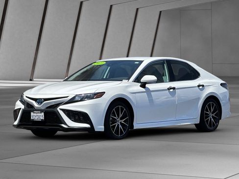 Used 2023 Toyota Camry SE FWD image 8