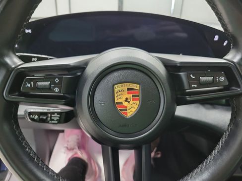 Used 2021 Porsche Taycan image 38