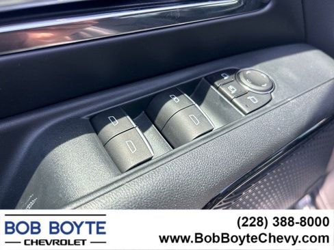 New 2025 Chevrolet Silverado EV LT image 6