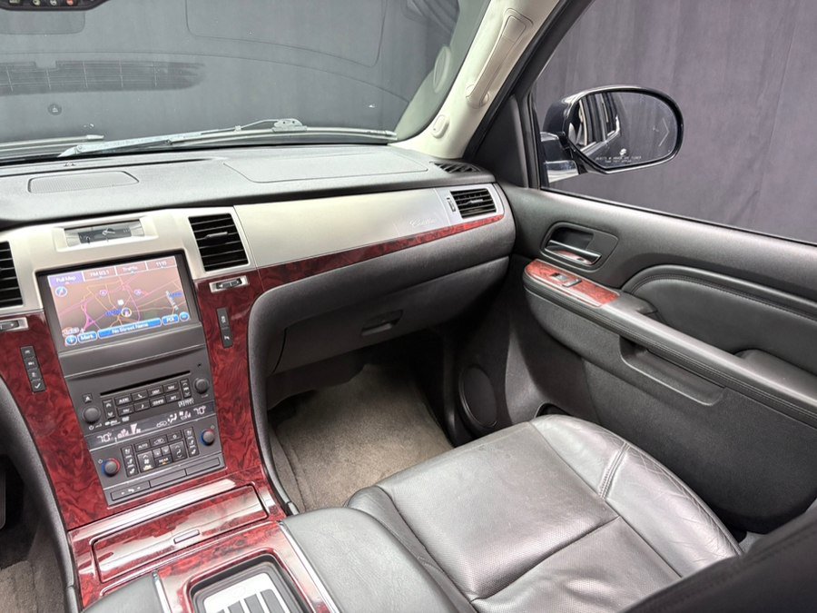 Used 2013 Cadillac Escalade ESV Luxury AWD/4WD image 40