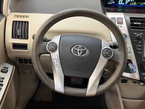 Used 2012 Toyota Prius V Five image 16