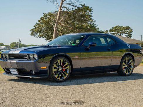 Used 2013 Dodge Challenger SRT8 w/ Harman Kardon Audio Group RWD image 14