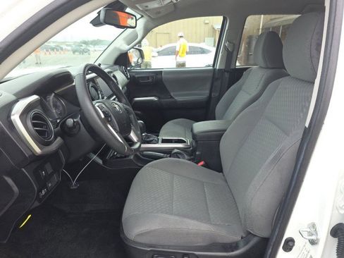 Used 2022 Toyota Tacoma SR5 image 5