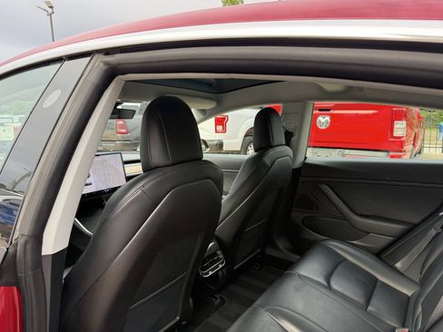 Used 2018 Tesla Model 3 Long Range RWD image 12