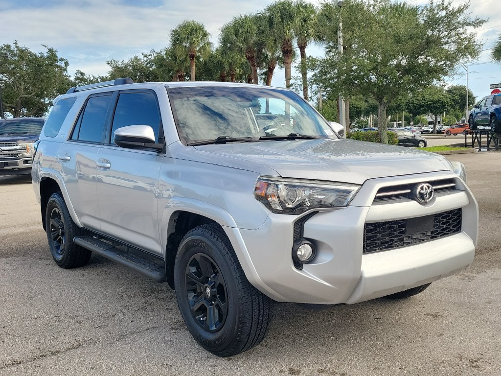 Used 2020 Toyota 4Runner SR5 RWD image 3