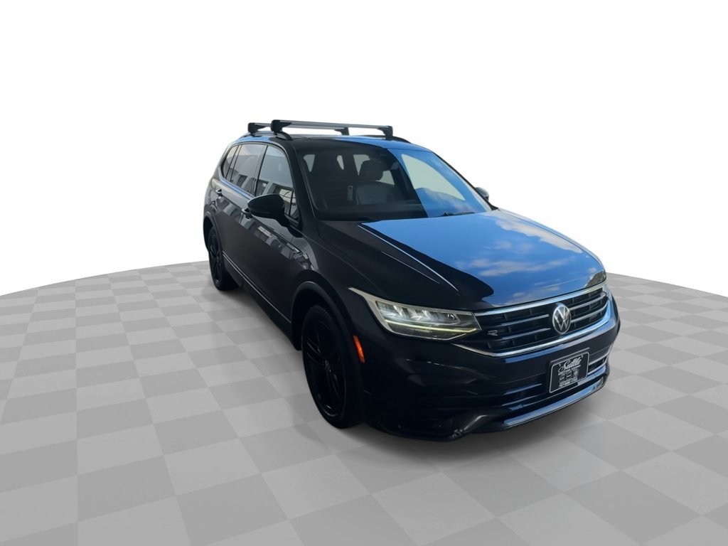 Used 2022 Volkswagen Tiguan SE R-Line FWD image 2