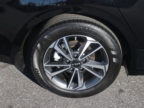 Used 2023 Kia Forte LXS w/ LXS Technology Package image 30