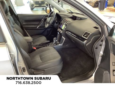 Used 2018 Subaru Forester 2.5i Touring AWD/4WD image 14