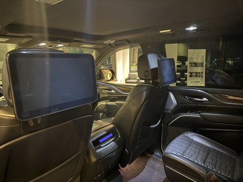 Certified 2023 Cadillac Escalade ESV Sport Platinum w/ LPO, ONYX Package image 22