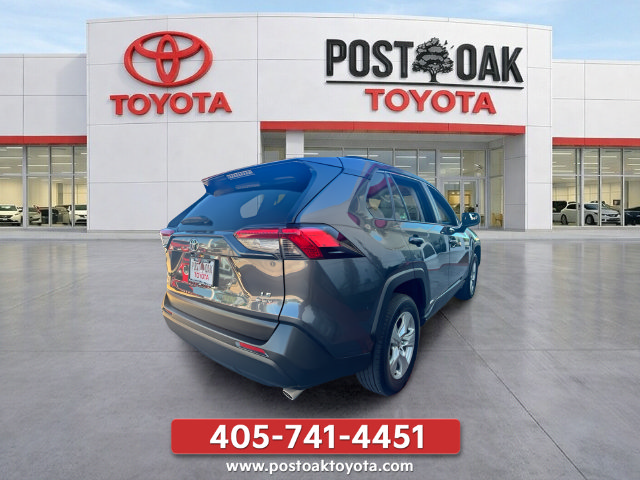 Used 2025 Toyota RAV4 LE AWD/4WD image 7