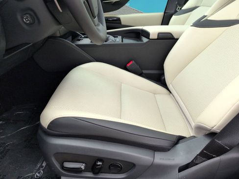 Certified 2025 Lexus ES 300h w/ Premium Package image 13