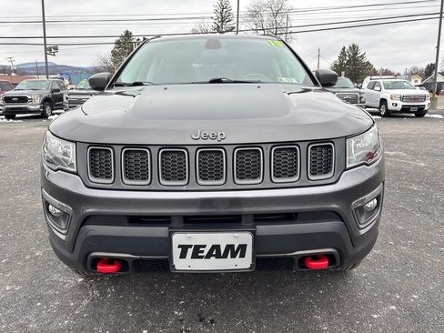 Used 2019 Jeep Compass Trailhawk AWD/4WD image 2