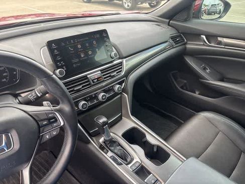 Used 2018 Honda Accord Sport image 19
