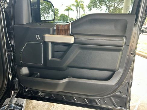 Used 2020 Ford F150 Lariat w/ Equipment Group 502A Luxury AWD/4WD image 30
