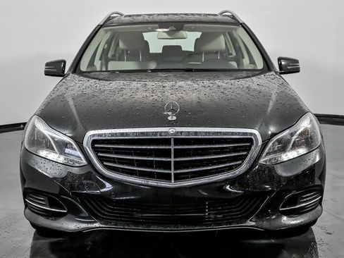 Used 2016 Mercedes-Benz E 350 4MATIC Wagon w/ Premium Package image 4