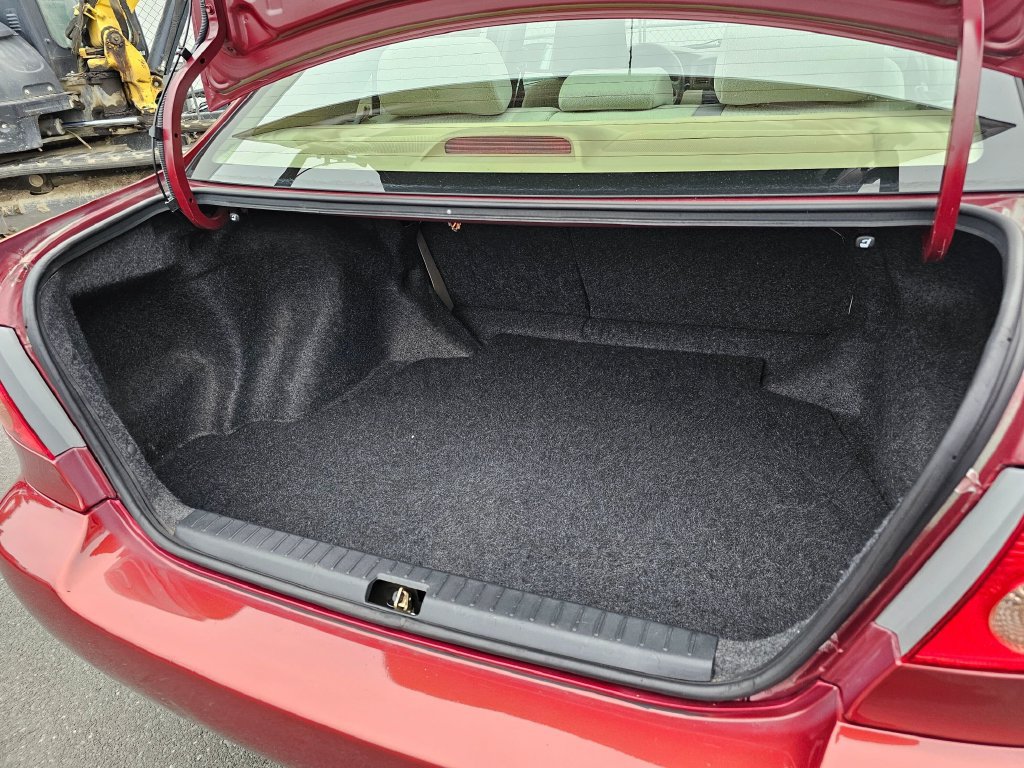 Used 2005 Toyota Corolla CE FWD image 14