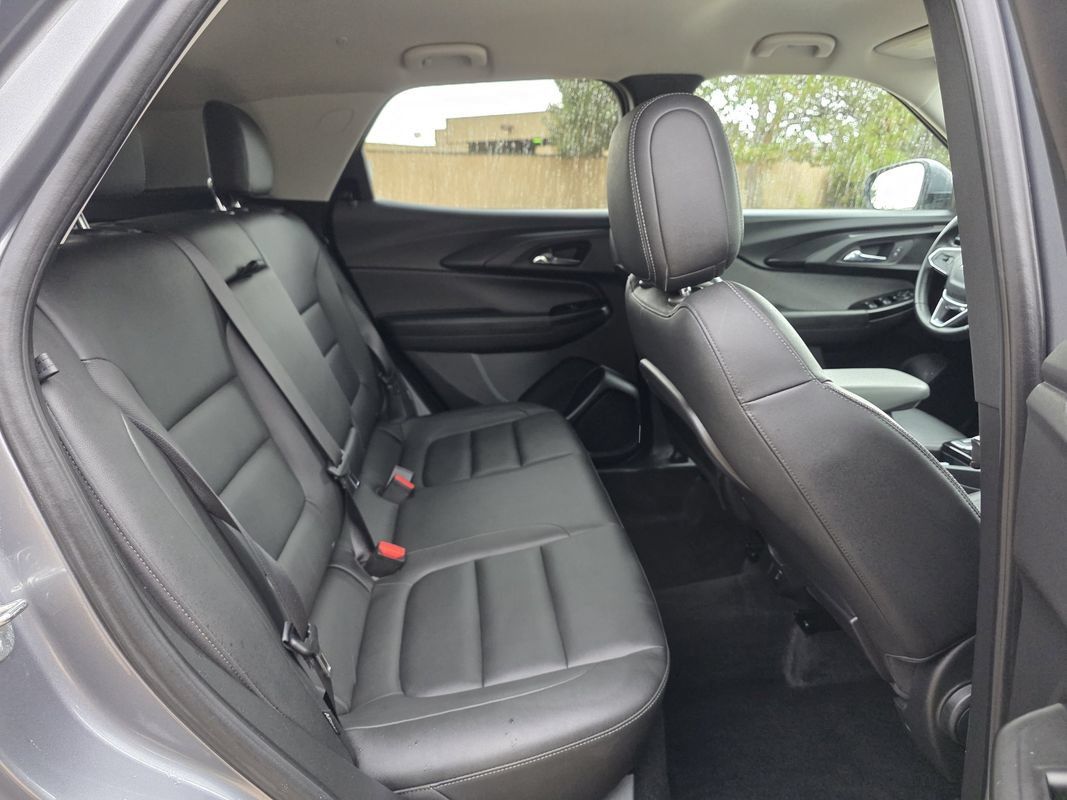 Used 2021 Chevrolet TrailBlazer LT w/ Premium Seating Package AWD/4WD image 20