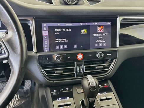 Used 2022 Porsche Macan w/ Premium Package Plus AWD/4WD image 18