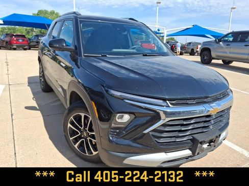 Used 2025 Chevrolet TrailBlazer LT FWD image 4