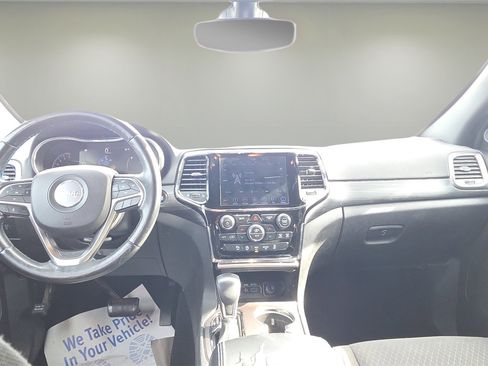 Used 2019 Jeep Grand Cherokee Laredo image 27