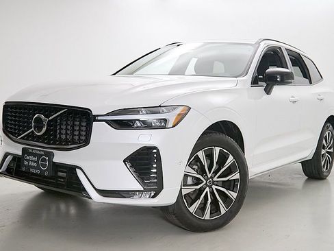 Certified 2025 Volvo XC60 B5 Plus AWD/4WD image 2