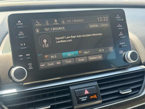 Used 2018 Honda Accord EX image 21