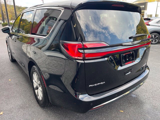 Used 2026 Chrysler Pacifica Limited FWD image 12